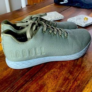 No bull olive LIKE NEW shoes